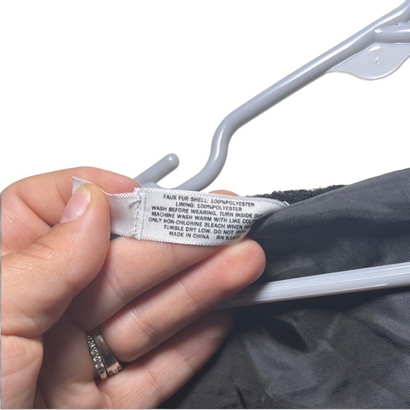 Epic Threads Girls Black Faux Fur Vest Size XS 5T/6T - Picture 7 of 8